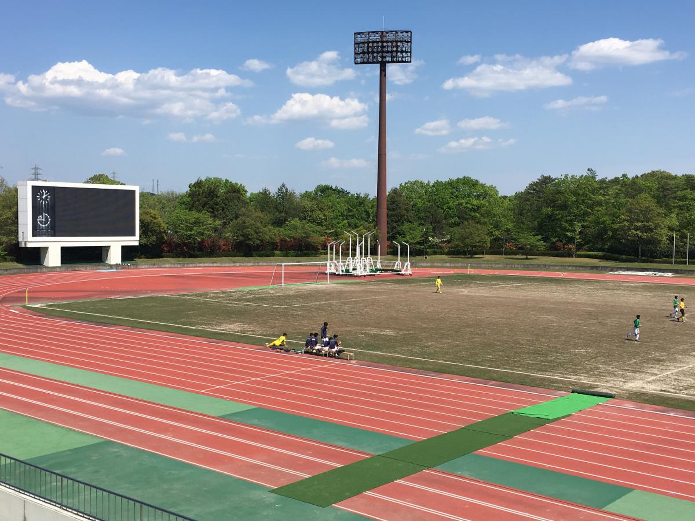 みよし運動公園陸上競技場を完全攻略！予約・開放日と決定的な注意点