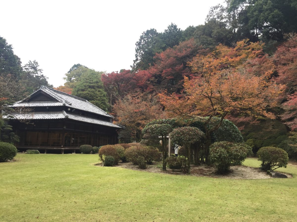 麻生太郎氏の豪邸はなぜ別格なのか？神山町と飯塚本邸の規格外資産価値
