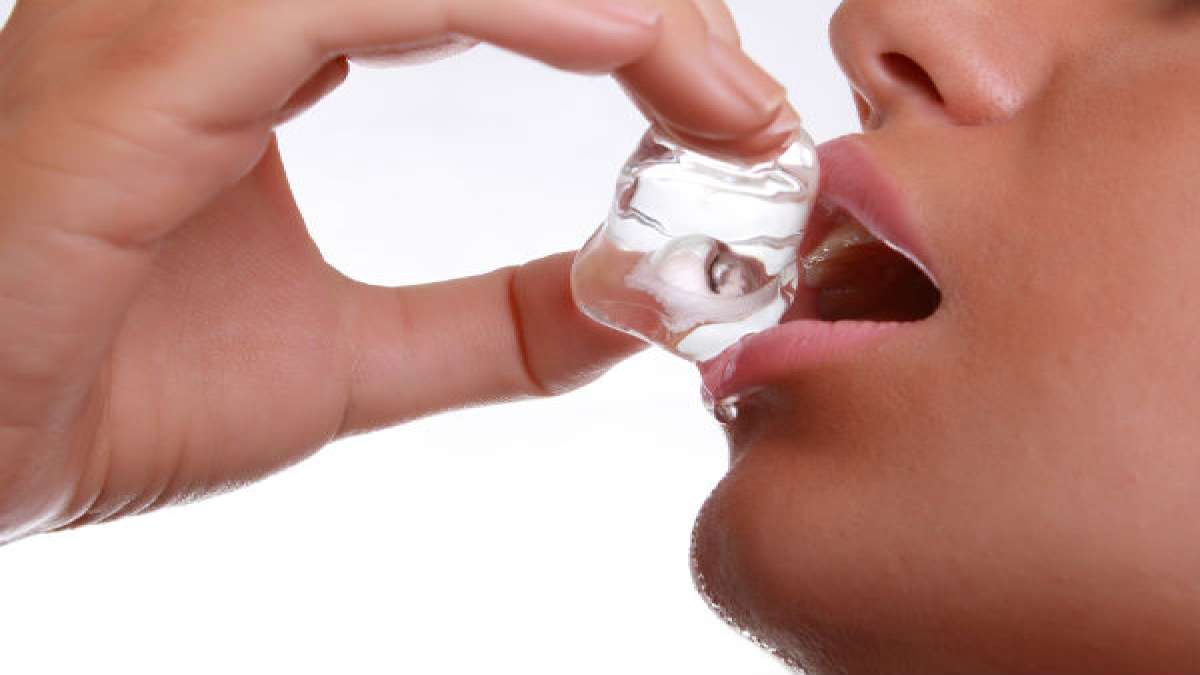 Does Eating Ice Dehydrate You