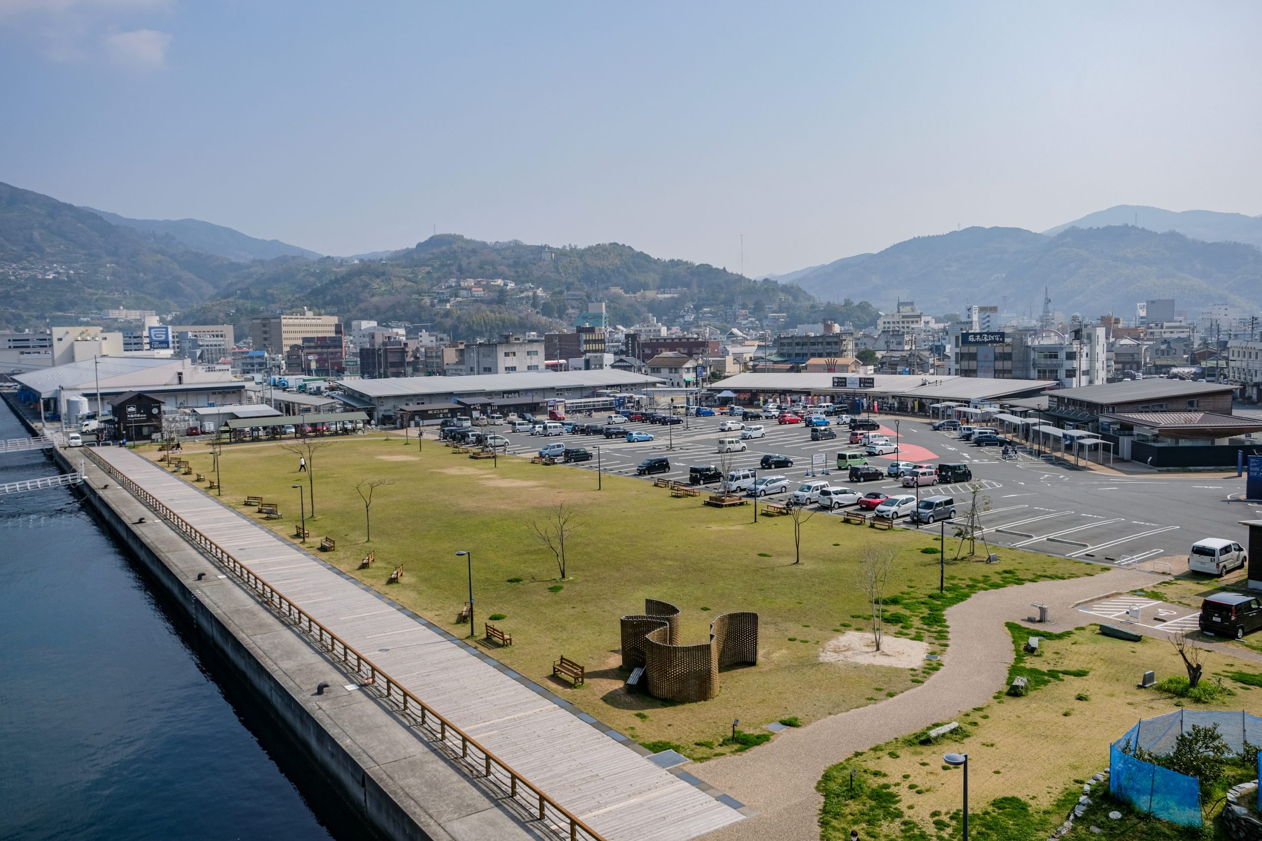 八幡浜の道の駅「みなっと」が絶賛される理由！海鮮丼とみかん徹底ガイド