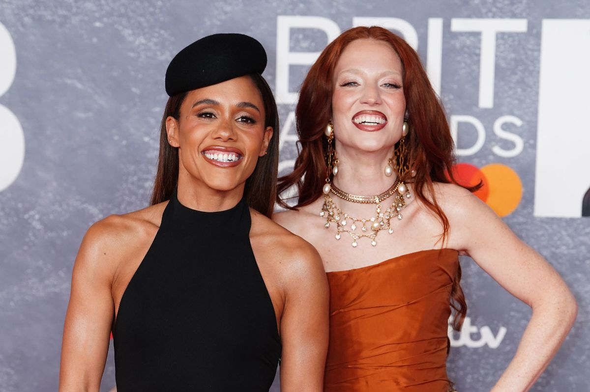 Is Alex Scott with Jess Glynn