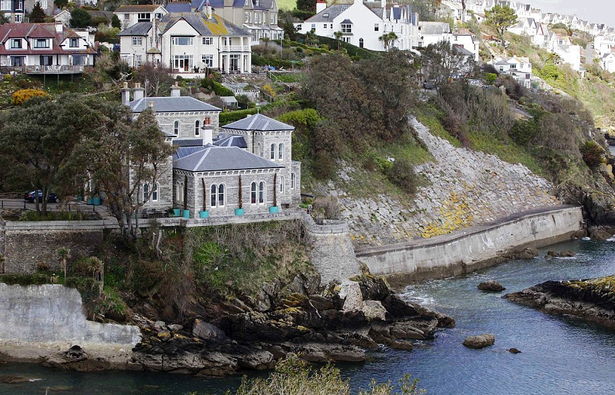Where Does Dawn French Live in Cornwall