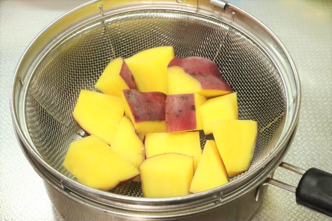 さつまいもの茹で方で甘さが激変！水から極上に仕上げる科学と時間