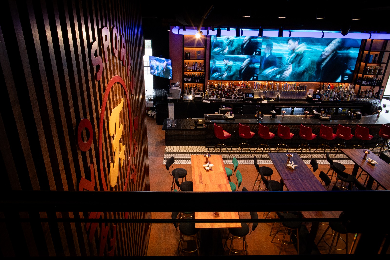 Fanzo Sports Bar Reviews