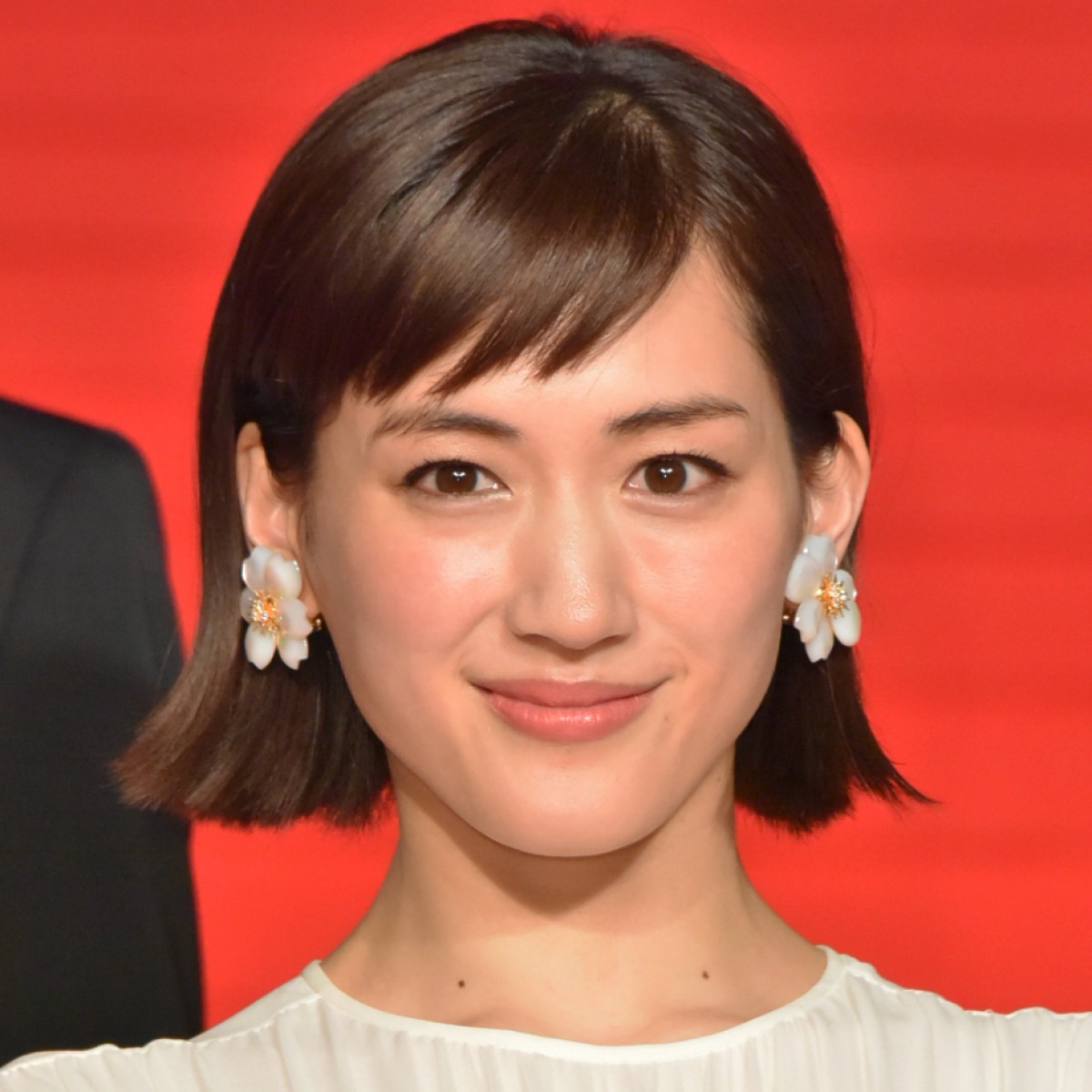 綾瀬はるかの身長体重に驚愕？共演者比較で分かったリアル数値と美ボディの真相