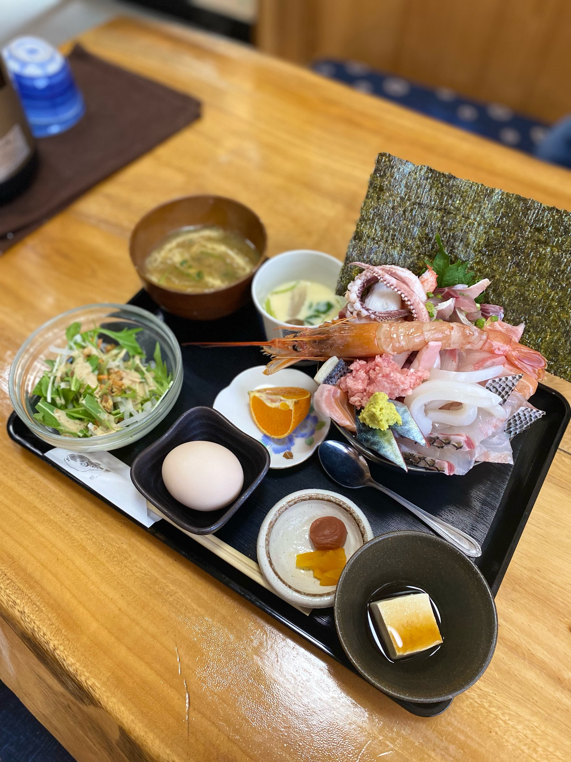 海鮮丼佐助の人気の秘密とは？値段や口コミ・混雑回避の裏技を徹底解説
