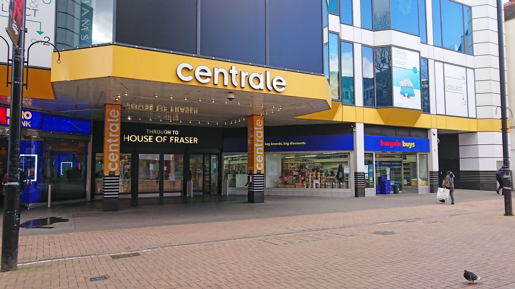 Centrale Shopping Mall Croydon Entrance Blocked