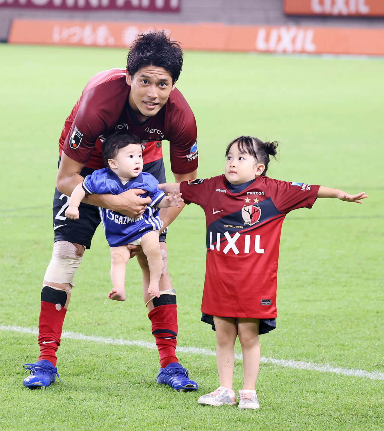 元日本代表・内田篤人の嫁との幼馴染愛！秘話と家庭の素顔に迫る