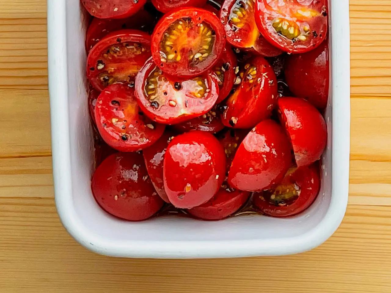 ミニトマトのマリネ黄金比！湯むき不要で染みるプロの味と保存期間の真実