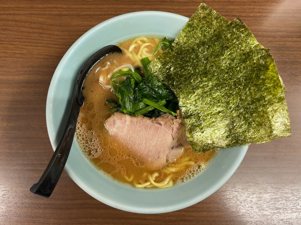 渋谷の家系ラーメン侍を徹底解剖！濃厚スープと酒井製麺の圧倒的中毒性