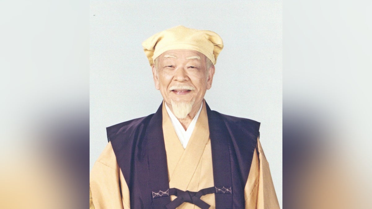 水戸黄門3代目佐野浅夫の魅力を解説！温かな演技と再放送＆配信情報