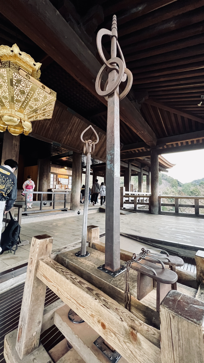 清水寺弁慶の杖は本物か？重さ90Kgの真相と持ち上げるコツ