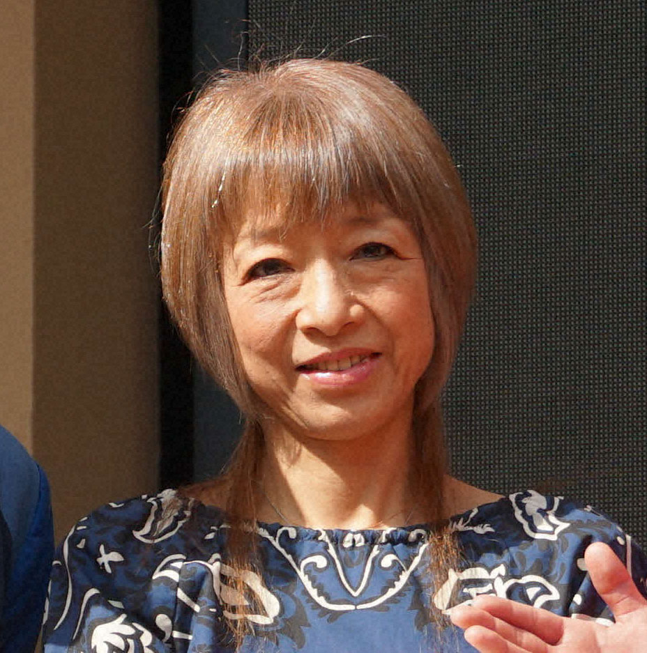 Akb歴代振付師まとめ！夏まゆみ・牧野アンナの涙と神曲誕生の真相