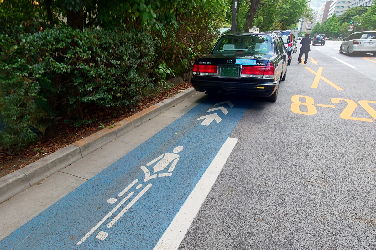 自転車専用通行帯、逆走で青切符？知らないと危ない罰則の真相を徹底解説