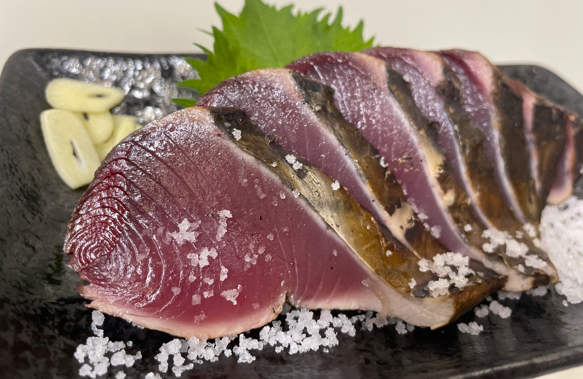 鰹の塩たたきはなぜポン酢を超えるのか？本場高知の極意と再現レシピ