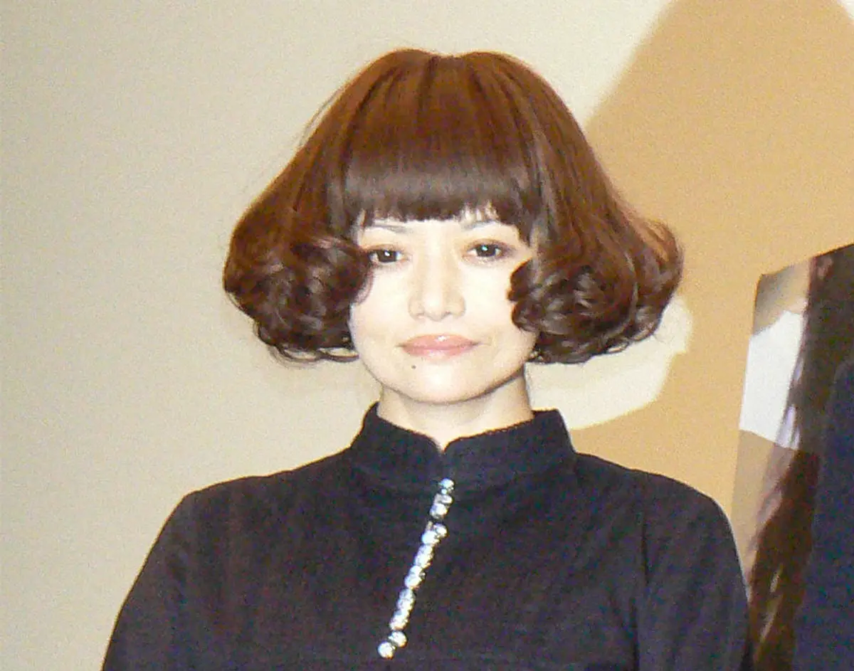 広田レオナの年齢は2026年で63歳！奇跡の美貌と22歳差婚の現在
