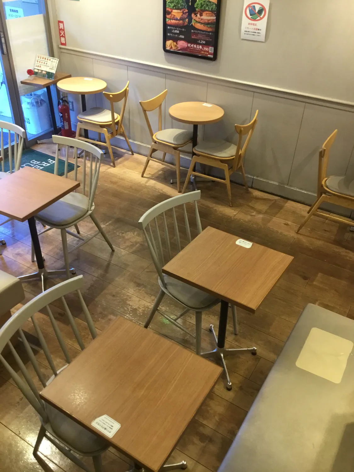 フレッシュネスバーガー代々木八幡店の真価！電源・テラス席と評判徹底検証
