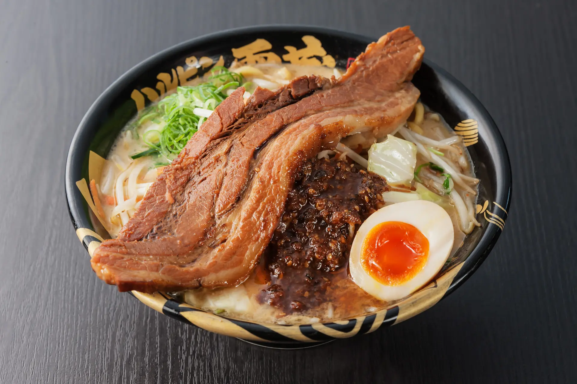 ハルピン味噌らーめん雷蔵の全貌｜秘伝寝かせダレと人気メニュー徹底解説