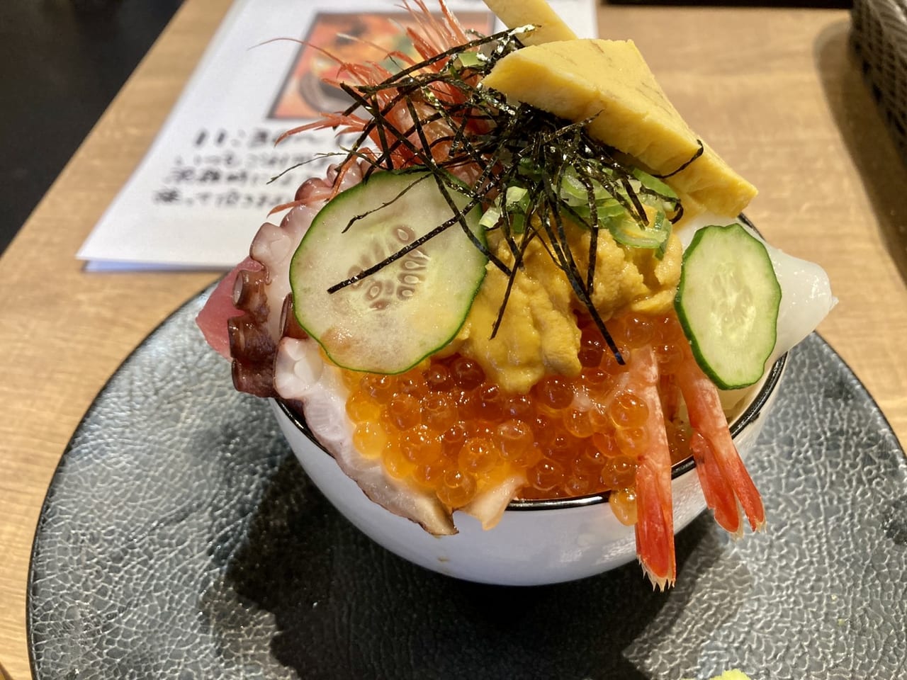 鈴鹿で極上海鮮丼を味わう！地元民推しの穴場と話題のデカ盛り名店