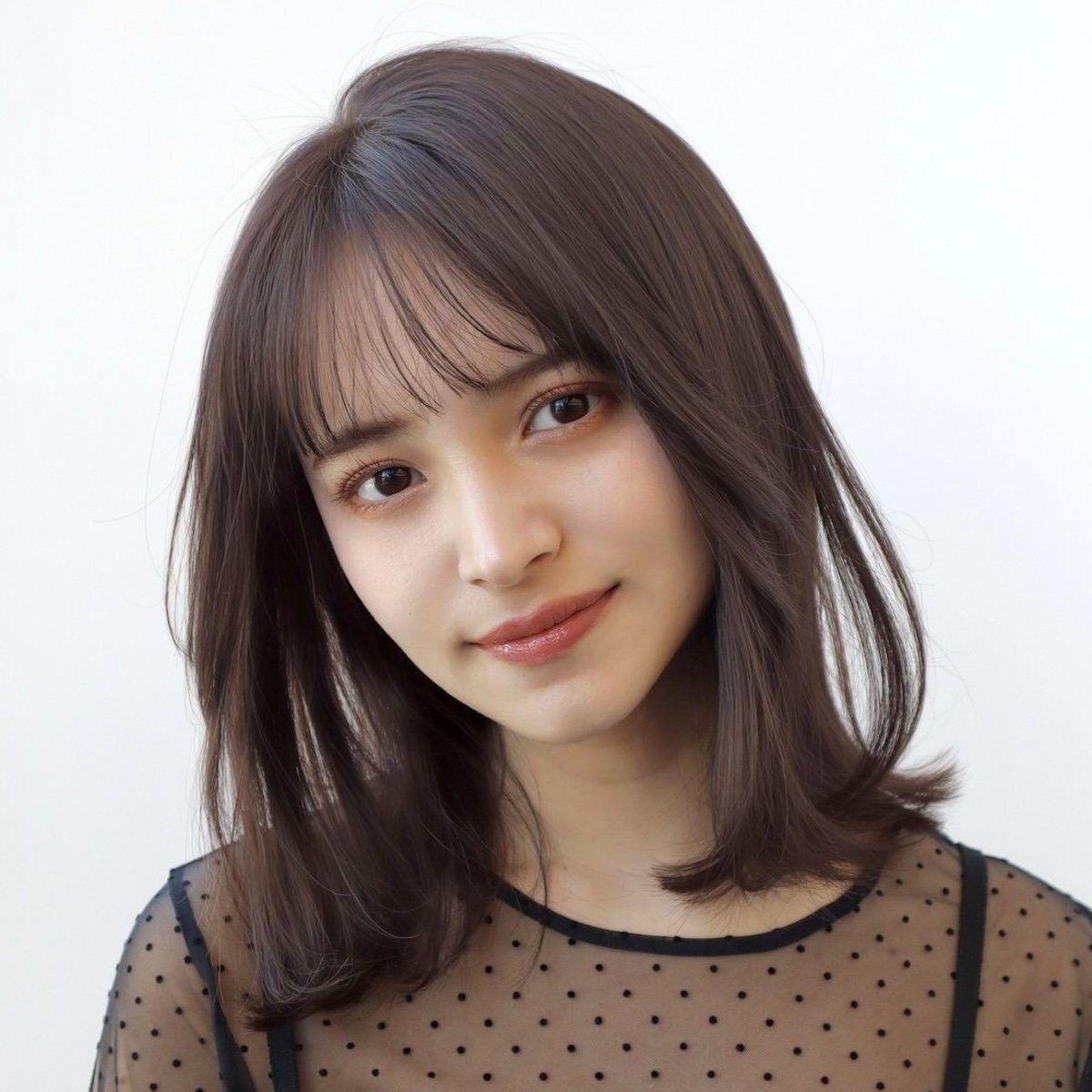 2026年最新ミディアムヘア図鑑！失敗しないオーダー術と小顔の秘密