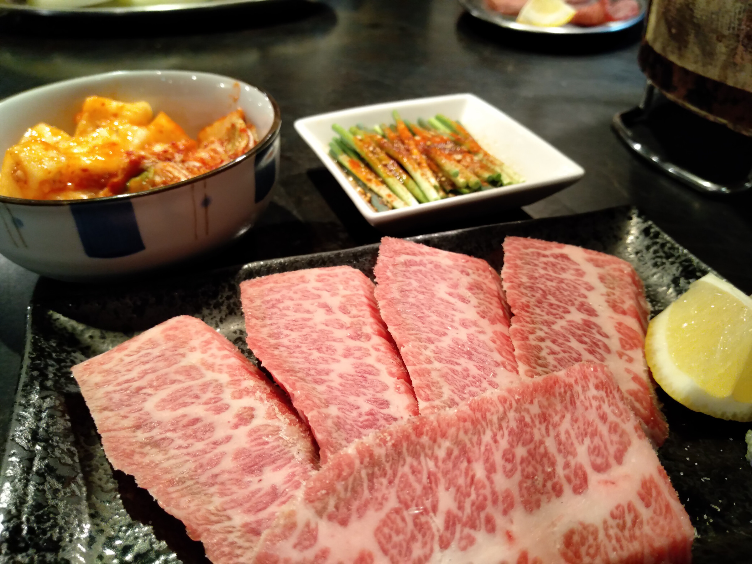 幻の但馬牛を喰らう！神戸たじま屋が誇る至高の焼肉と予約秘話