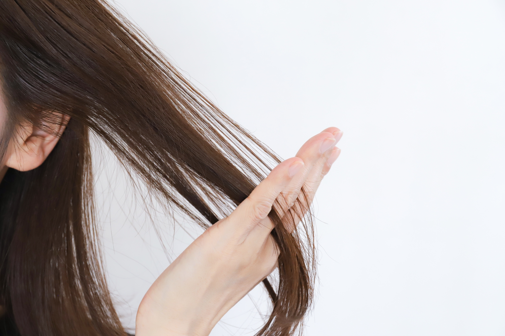 なぜあの人は髪に天使の輪があるのか？ツヤ消滅の真相と自宅ケア