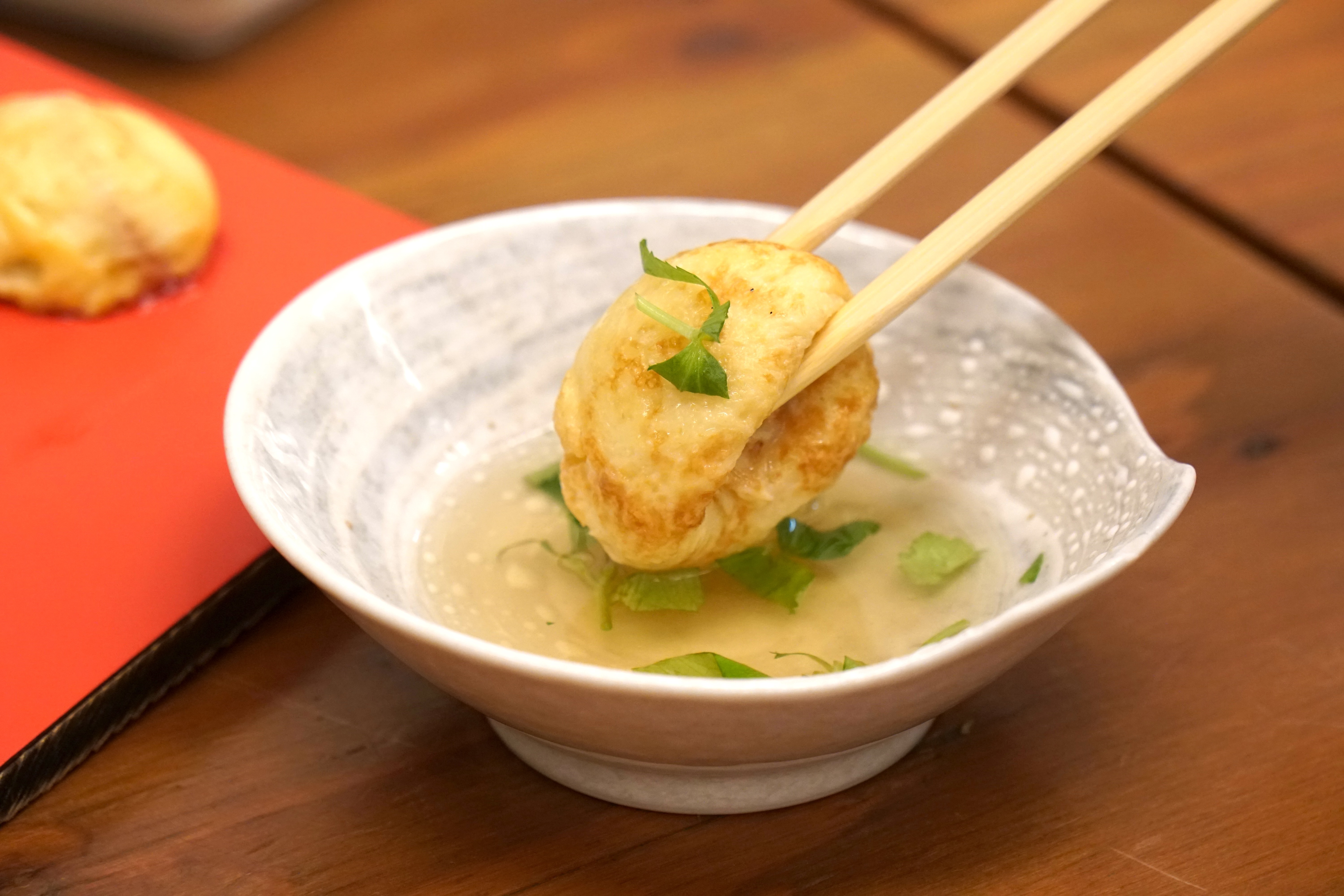 明石焼きの食べ方決定版！地元流ソース出汁の裏技と本場の作法を解説