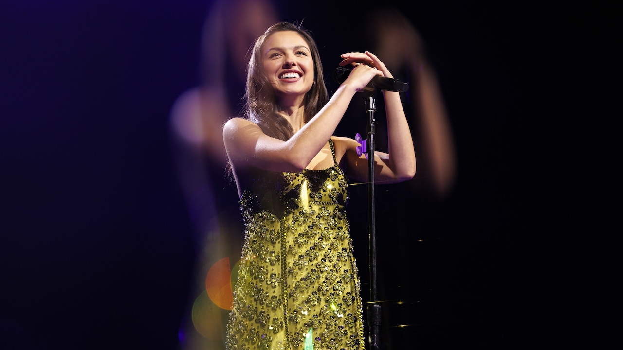 What Time Is Olivia Rodrigo Performing Tonight