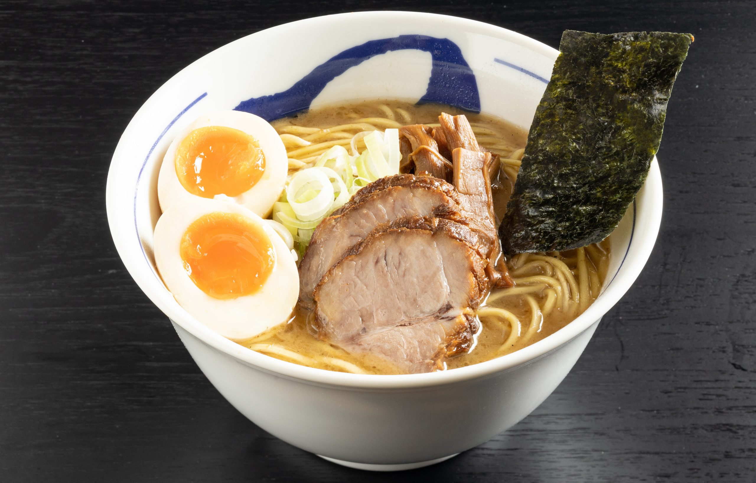 つじ田ラーメンはなぜ人を惹きつける？つけ麺との違いと評判を徹底解剖