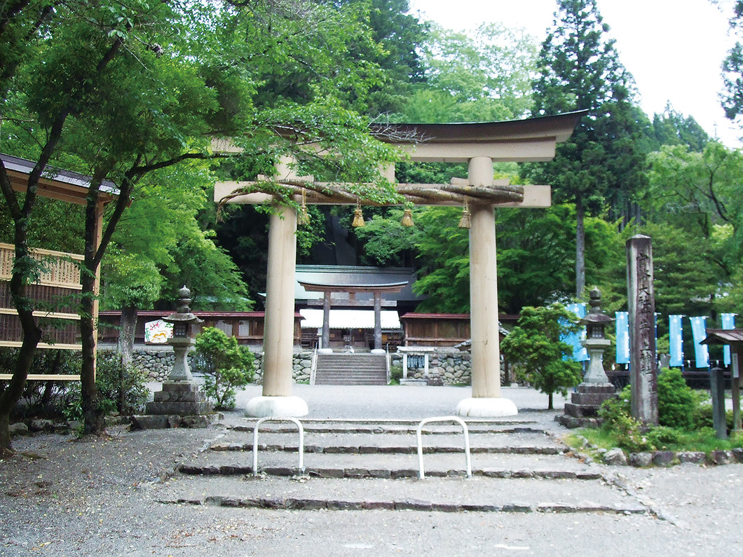 丹生川上神社下社が最強と噂される理由と神馬の奇跡｜三社巡り完全解説
