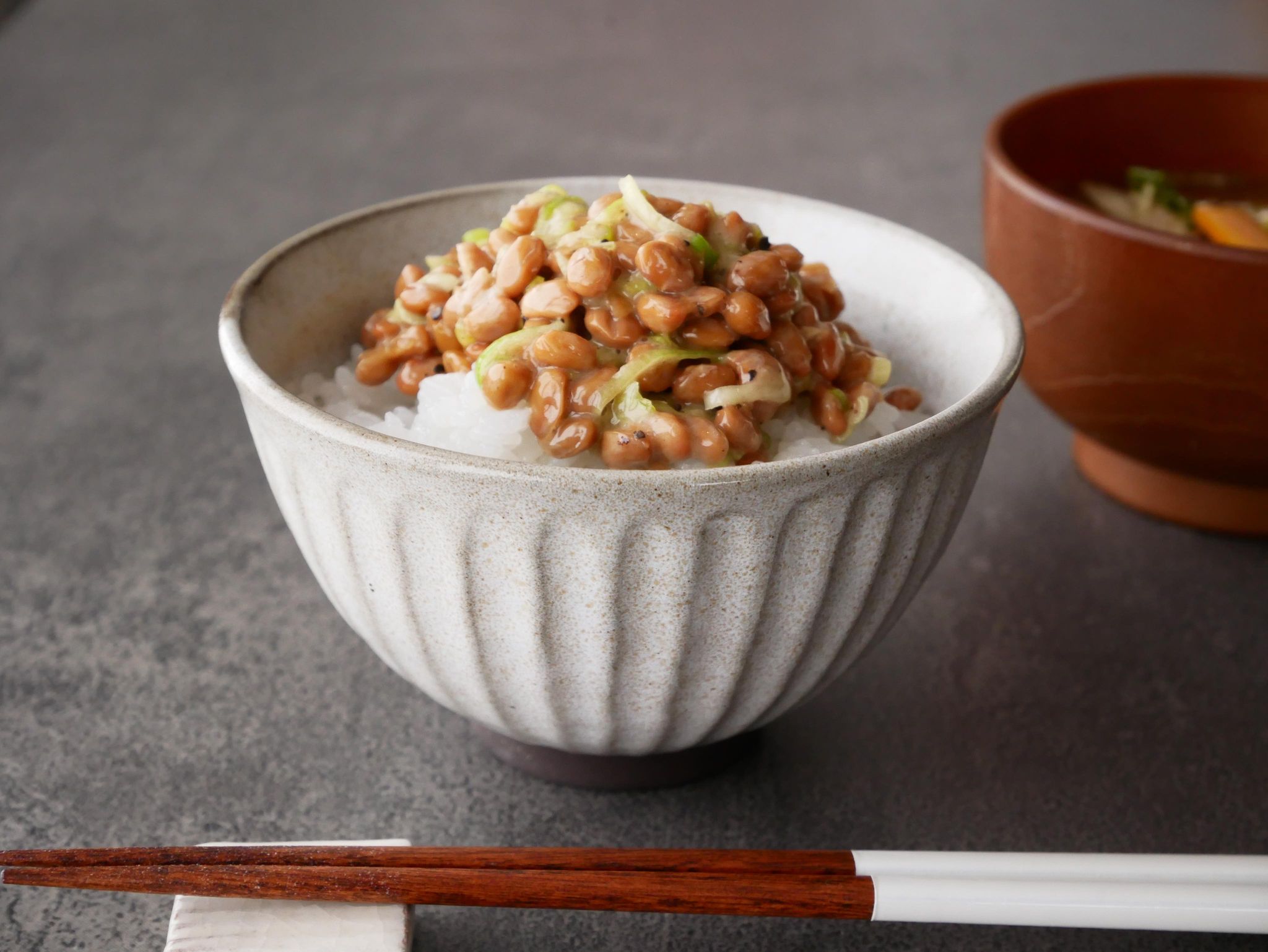朝の納豆習慣で激変！栄養学が明かすNgな食べ合わせと最強の極意