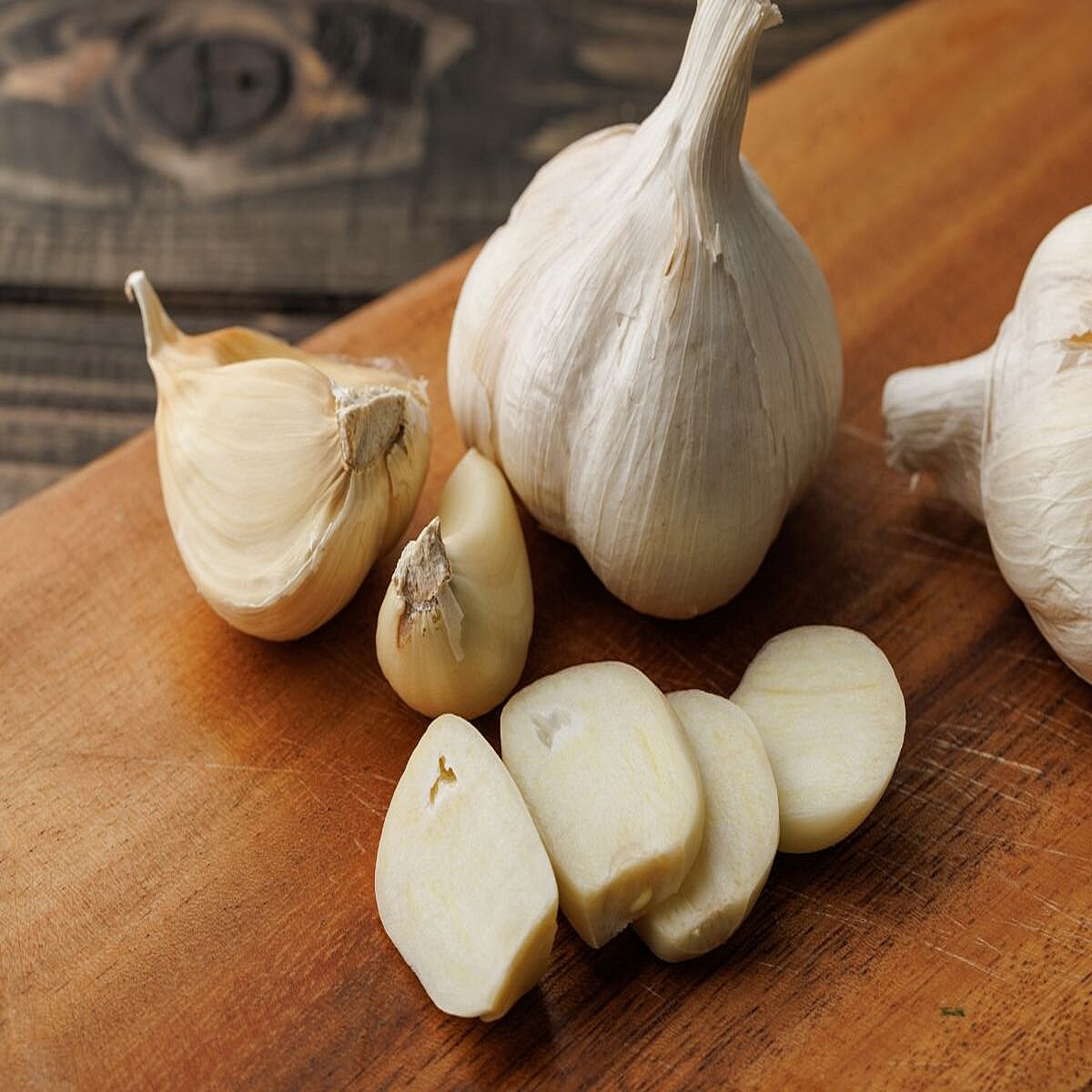 にんにくの食べ過ぎで激しい腹痛や下痢？危険な摂取量と緊急対処法を徹底解説