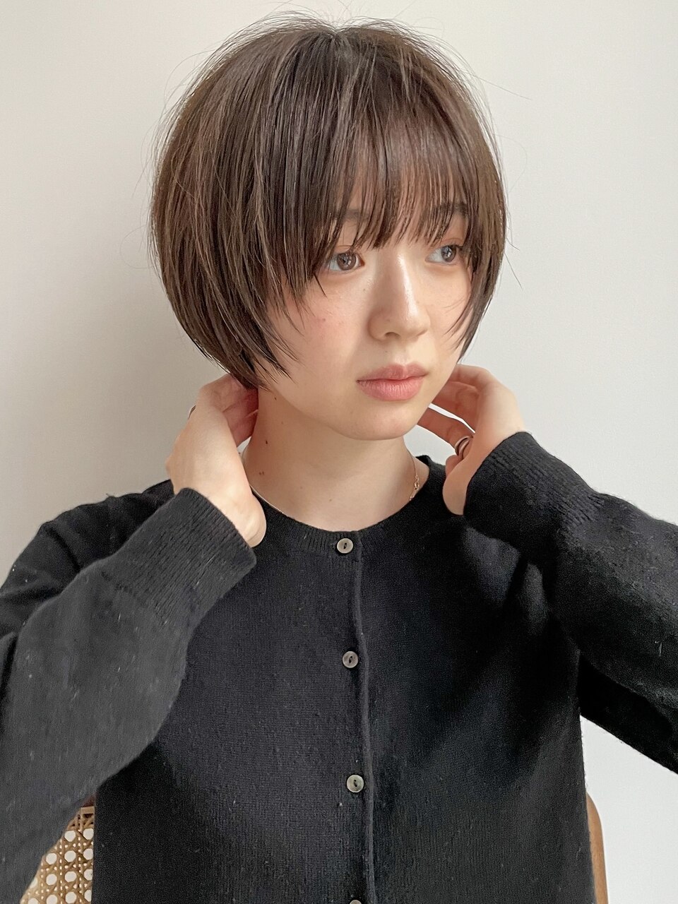 丸顔に似合うショートヘア決定版！小顔を叶える黄金比率と最新法則