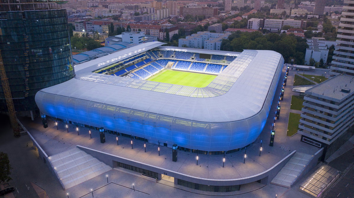 Slovan Bratislava's 5-4-1 Setup at Parc Des Princes