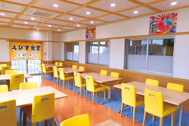 【2026年最新ルポ】なぜ今「えびす 食堂」に若者と外国人が殺到するのか？ 昭和レトロとDxが織りなす“令和大衆食堂”の熱気
