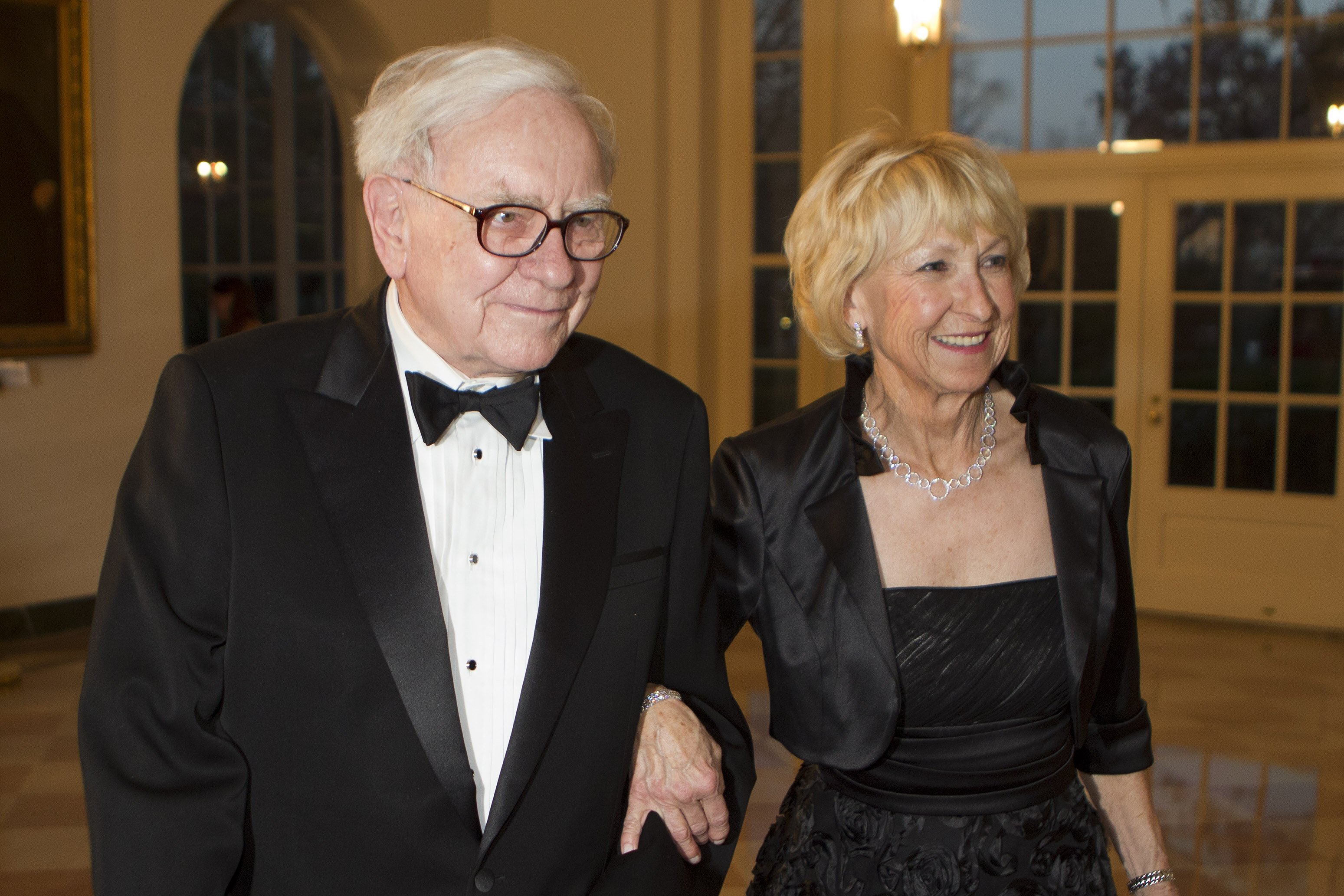 Is Warren Buffett Married? the Complicated Story of His Love Life