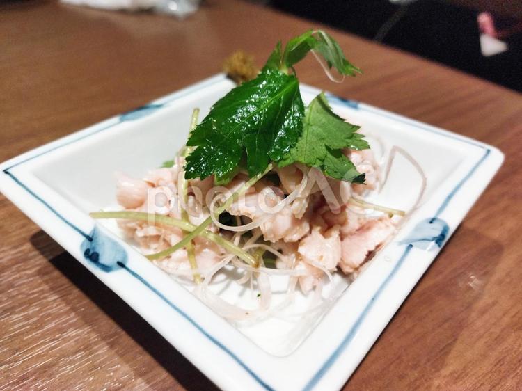 ミノ刺しとはどんな料理？生食の危険性と絶品湯引きの魅力を徹底解剖