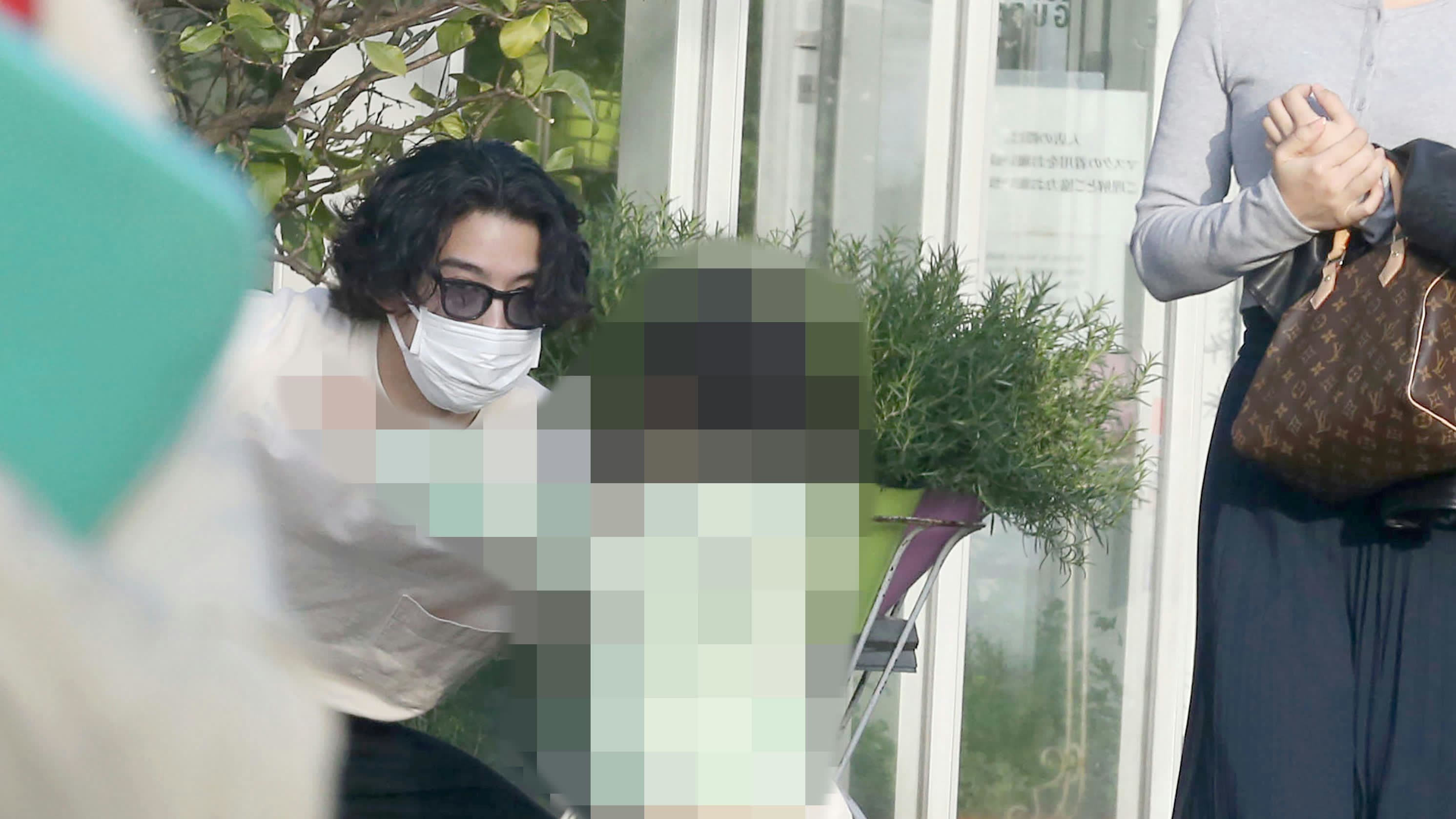 賀来賢人と榮倉奈々夫婦の現在地！家族の教育方針と海外移住の真実