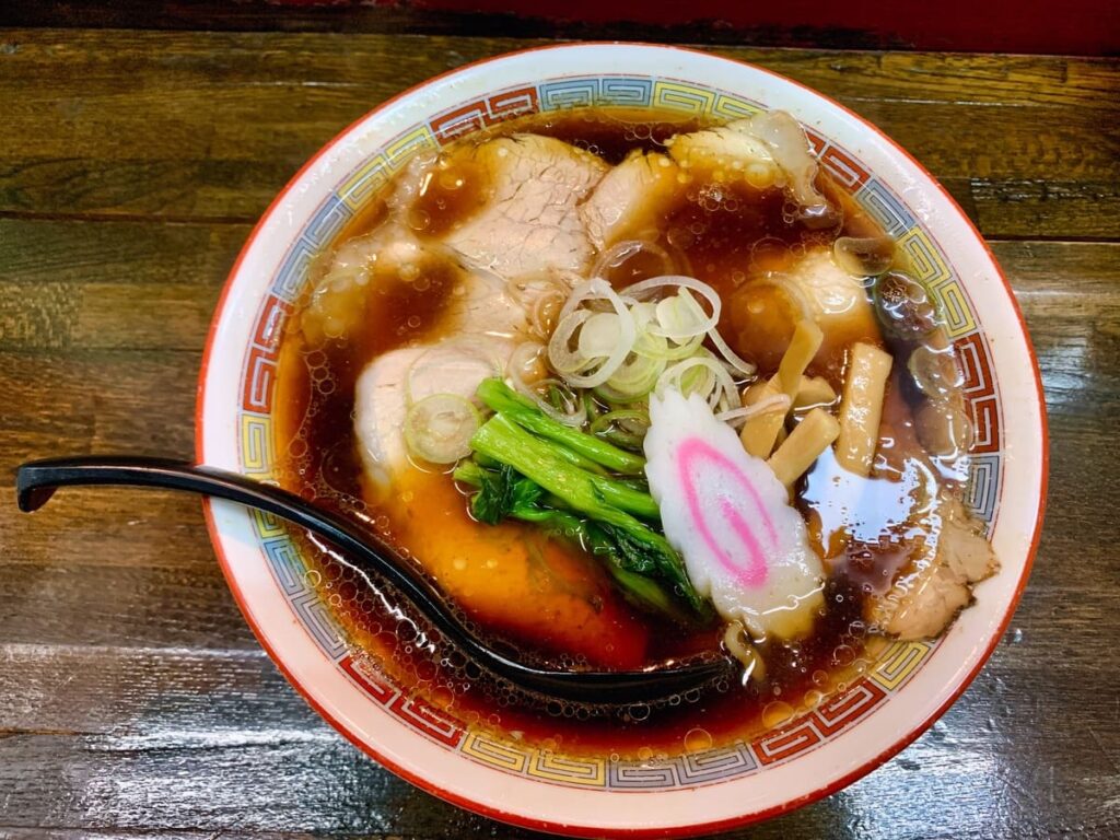郡山ブラック元祖「ますや本店 駅前店」の真価と黒いスープの正体