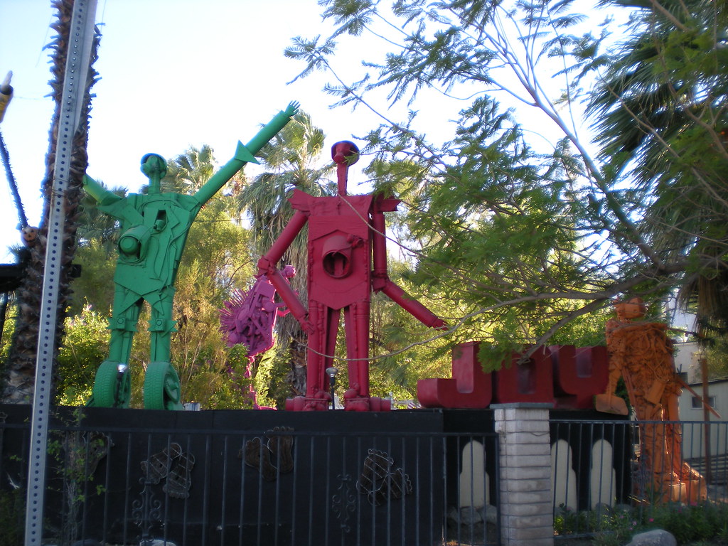 Robot House in Palm Springs