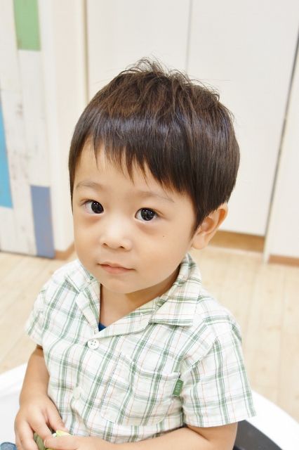2歳男の子の髪型決定版！自宅カットの失敗防止策と人気スタイル