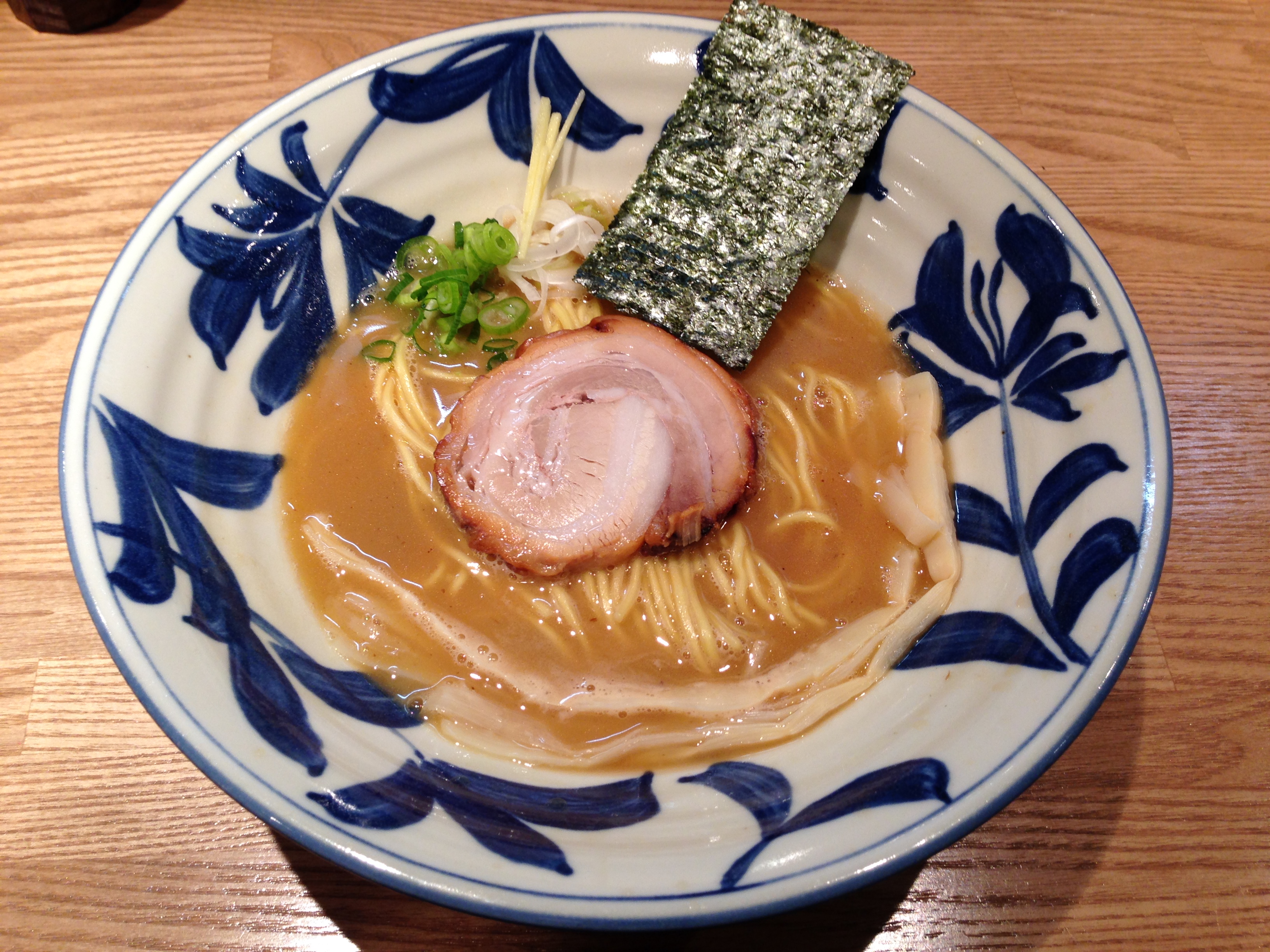 【2026最新】渋谷「麺屋ぬかじ」の極上魚介豚骨と無料サービスを徹底解剖