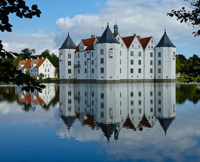 The House of Glücksburg: Heritage, History, and Haakon Viii