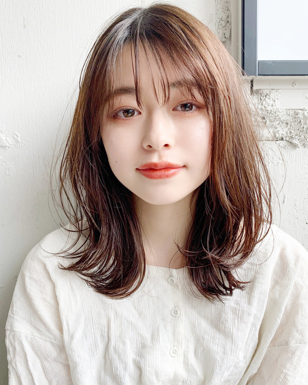 女性のM字前髪・生え際後退の原因は？割れる前髪を隠す最新ヘア術