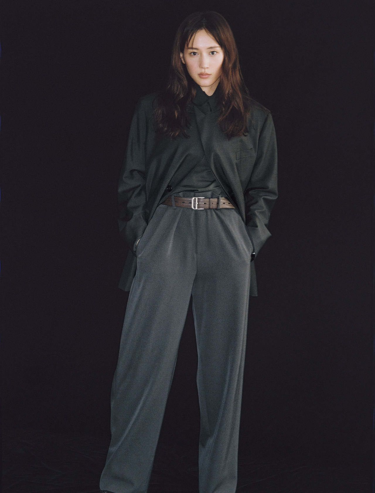 綾瀬はるかの私服＆最新衣装を解剖！大人が惹かれる上品シンプル術