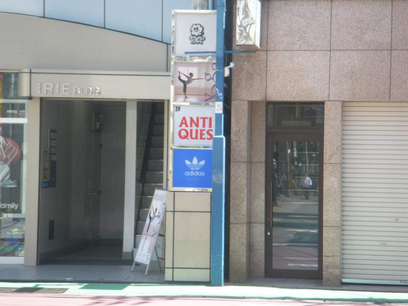 福岡のアディダスで限定モデルは買える？天神・博多の在庫と真相