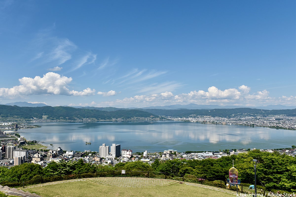 『君の名は。』糸守湖のモデルはどこ？諏訪湖・松原湖の真相と聖地ガイド
