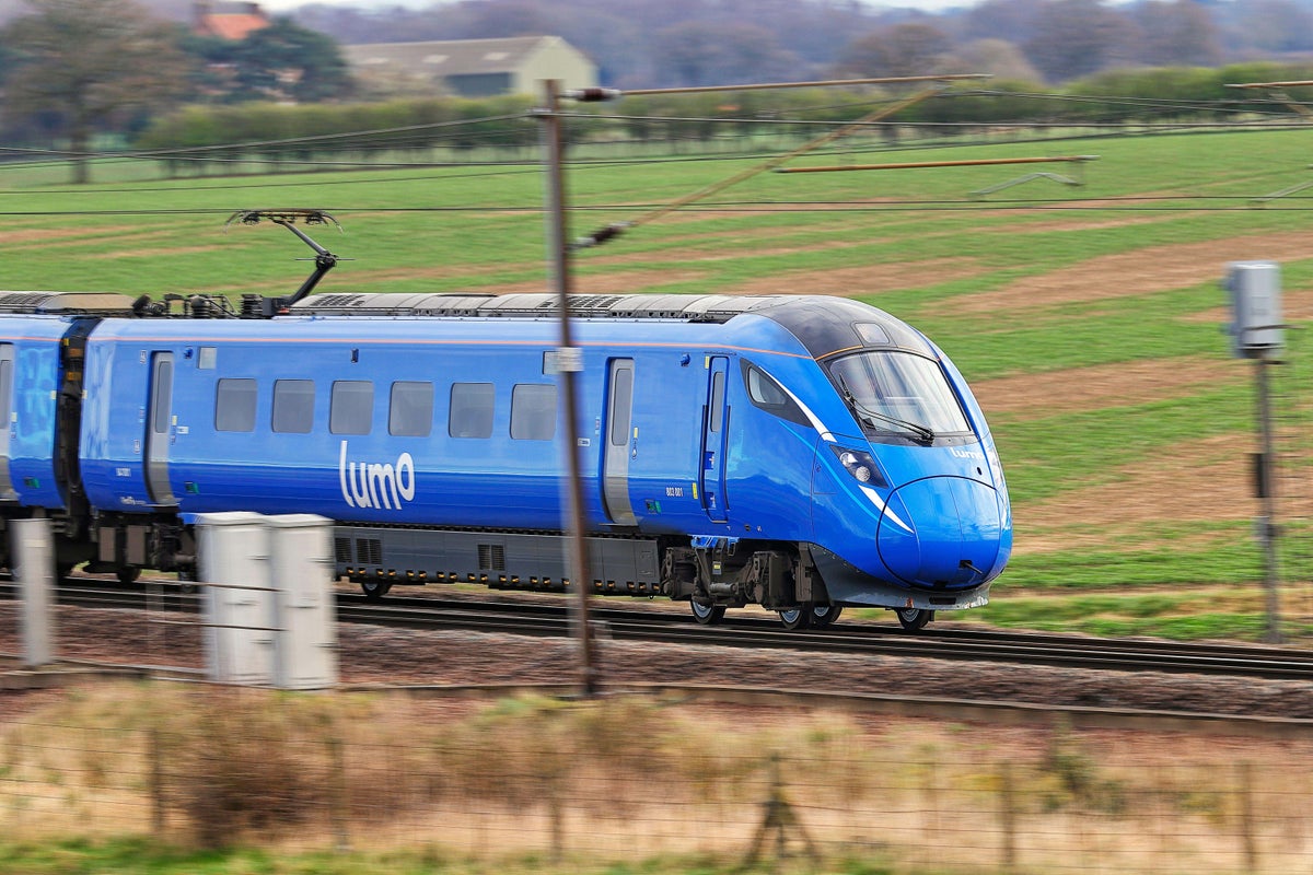 Lumo Suspends New London-Scotland Train Route Due to Mechanical Fault