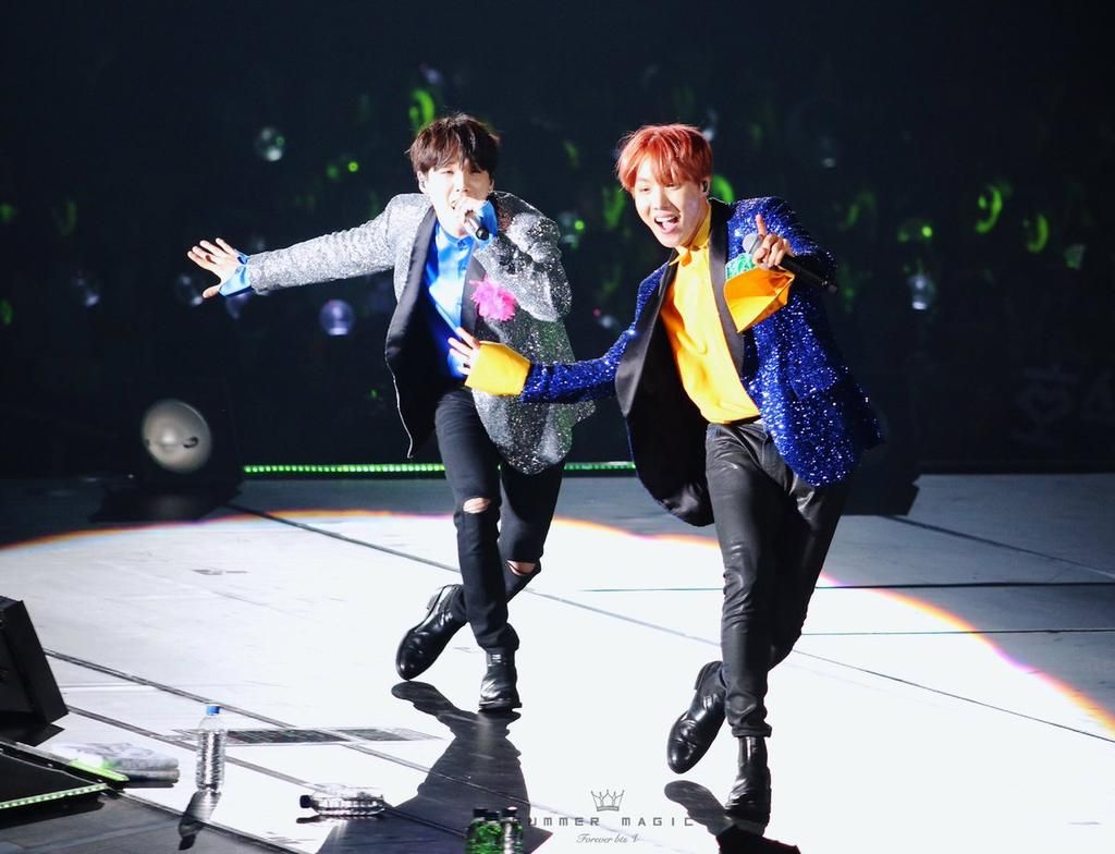 Suga and Jhope Dance Battle