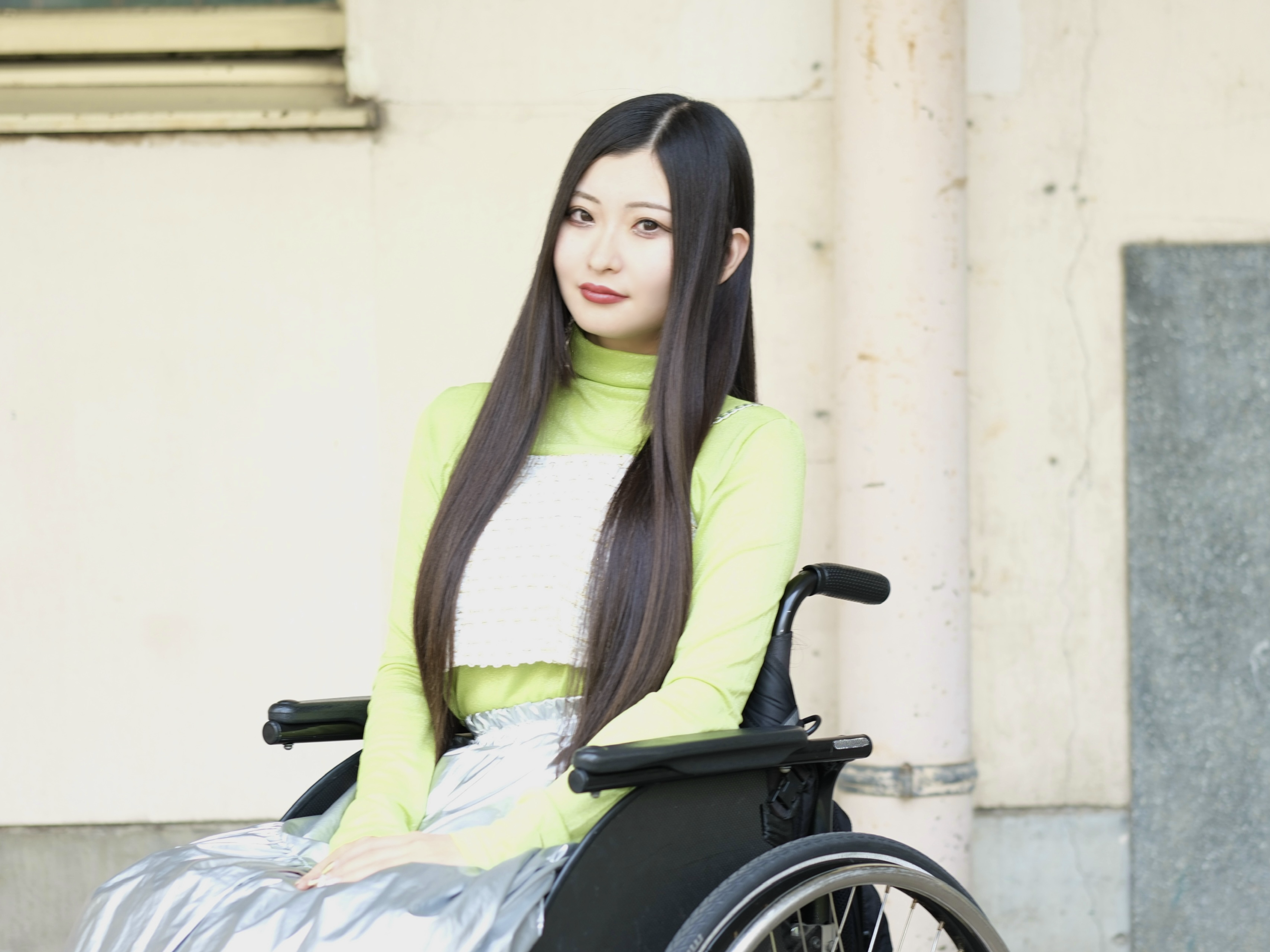 パリコレ席巻の車椅子モデル！世界が熱狂する理由と最新動向を追う